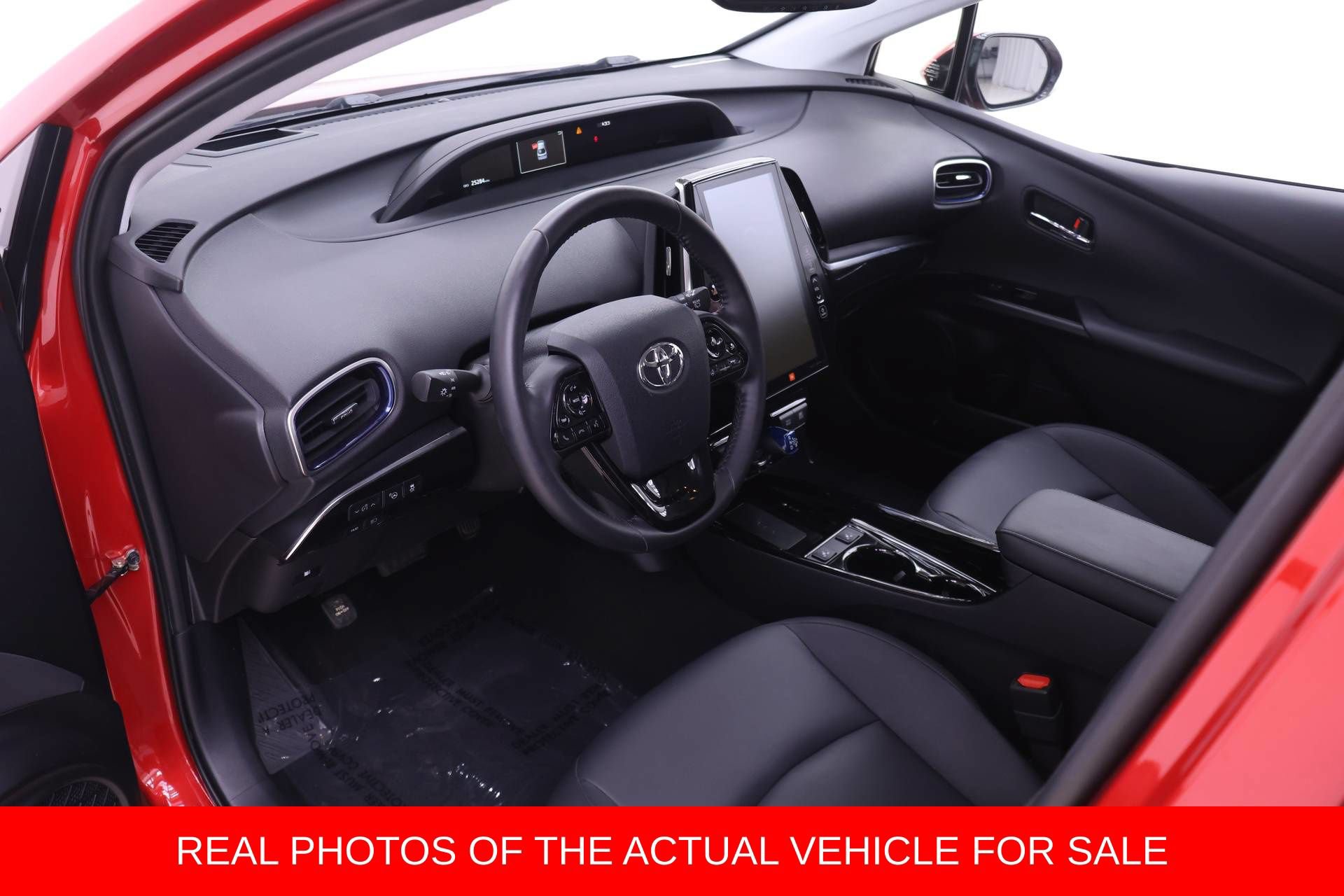 Certified 2019 Toyota Prius Limited w/ Premium Convenience Package FWD image 3