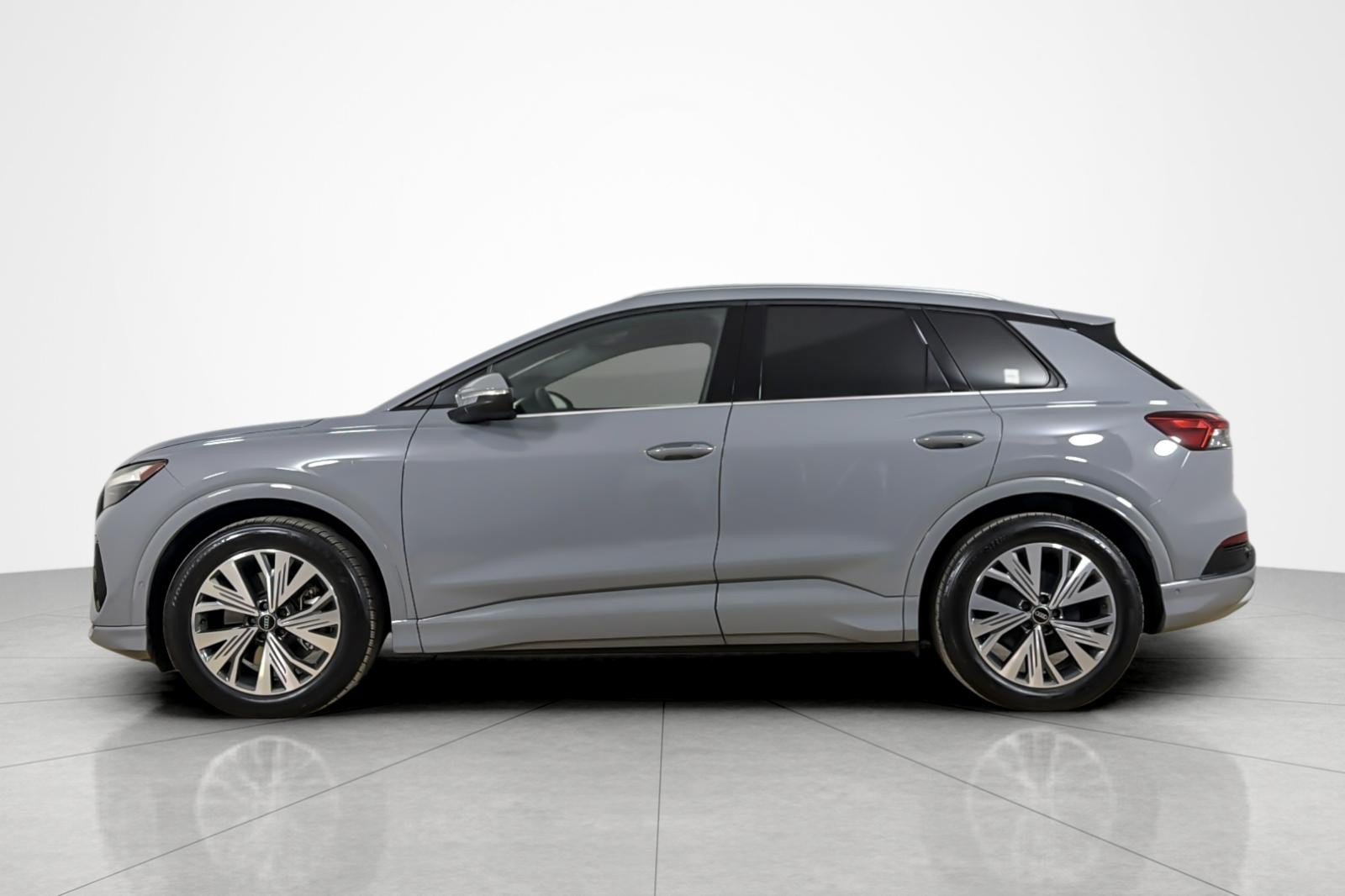 Certified 2023 Audi Q4 e-tron Premium Plus w/ Premium Plus RWD image 2