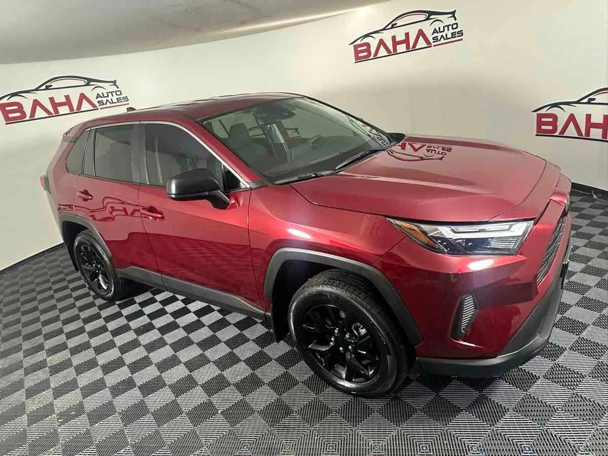 Used 2024 Toyota RAV4 LE FWD image 10