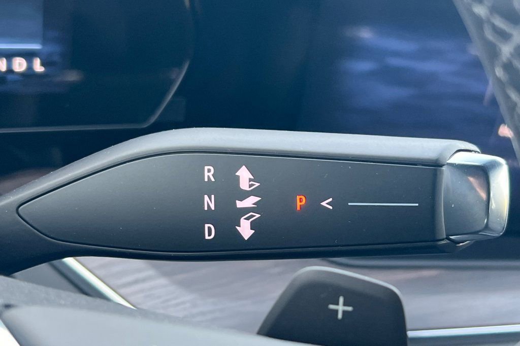 New 2026 Chevrolet Suburban LT image 20