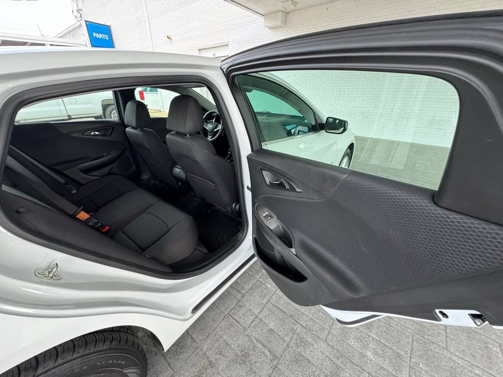 Used 2023 Chevrolet Malibu LS FWD image 23