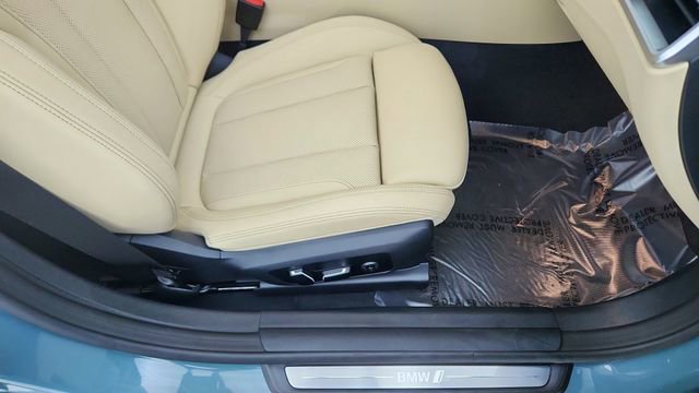 Used 2025 BMW i4 eDrive40 w/ Premium Package image 22