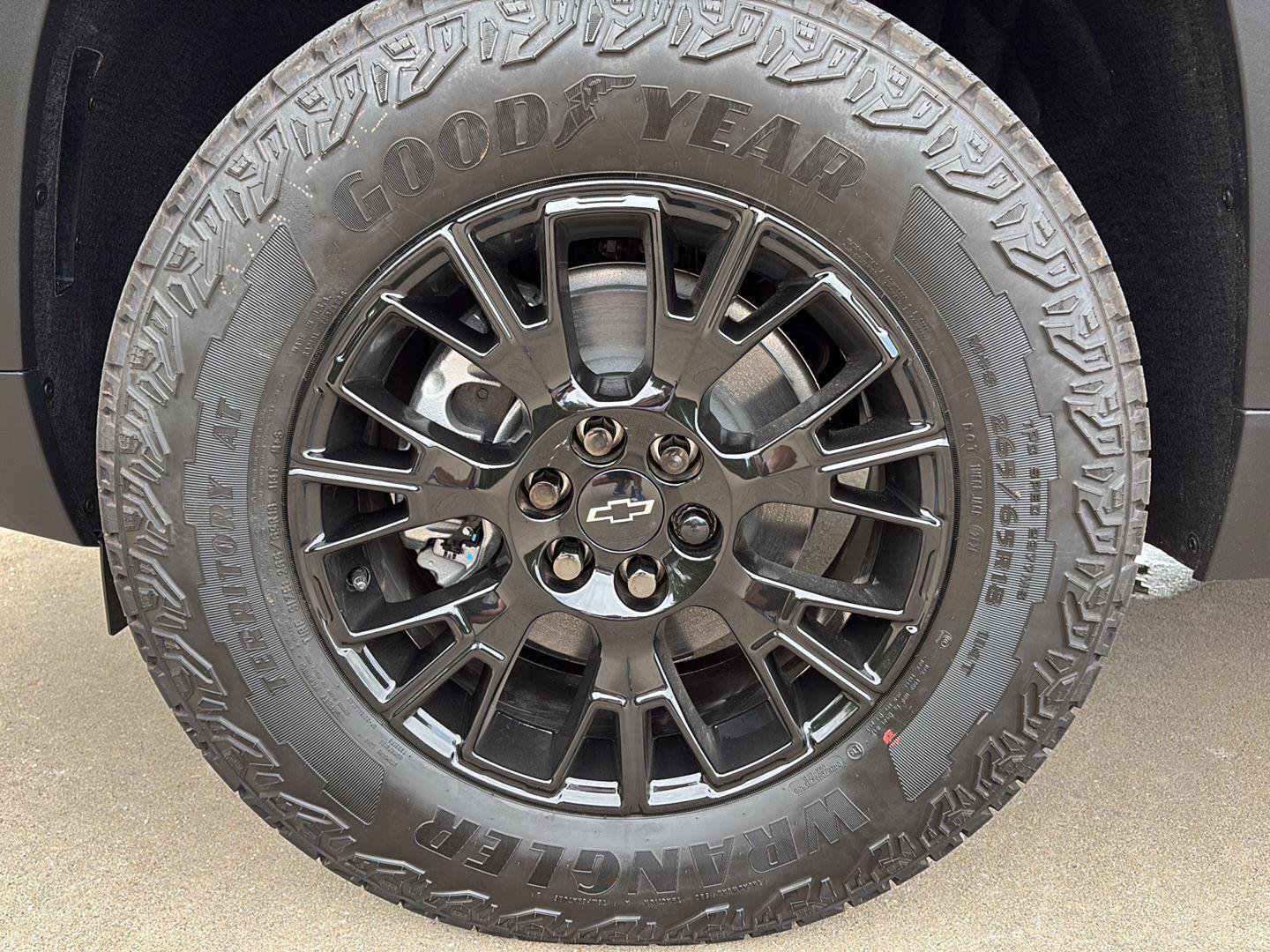 New 2027 Chevrolet Traverse Z71 w/ Enhanced Driving Package AWD/4WD image 28