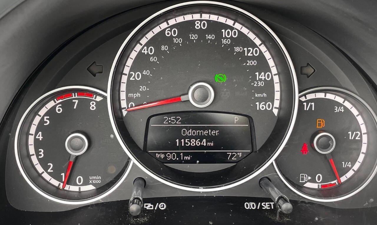 Used 2014 Volkswagen Beetle 1.8T FWD image 33