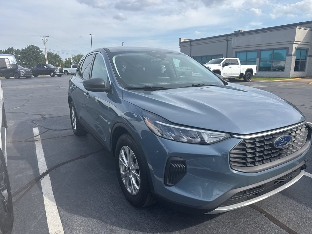 Used 2023 Ford Escape Active FWD image 2