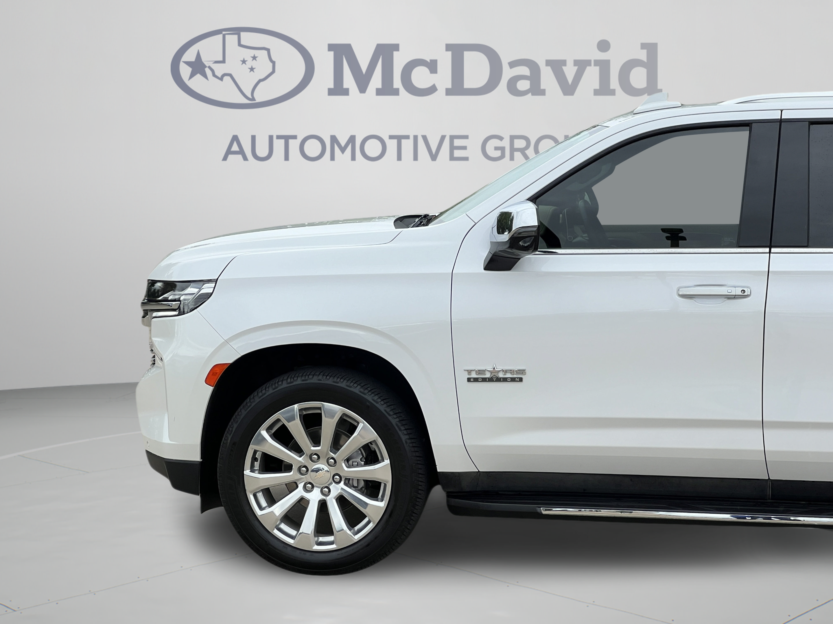 Used 2023 Chevrolet Suburban Premier w/ Premium Package RWD image 32
