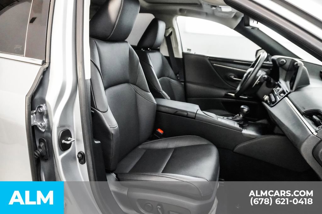 Used 2022 Lexus ES 300h w/ Accessory Package image 19