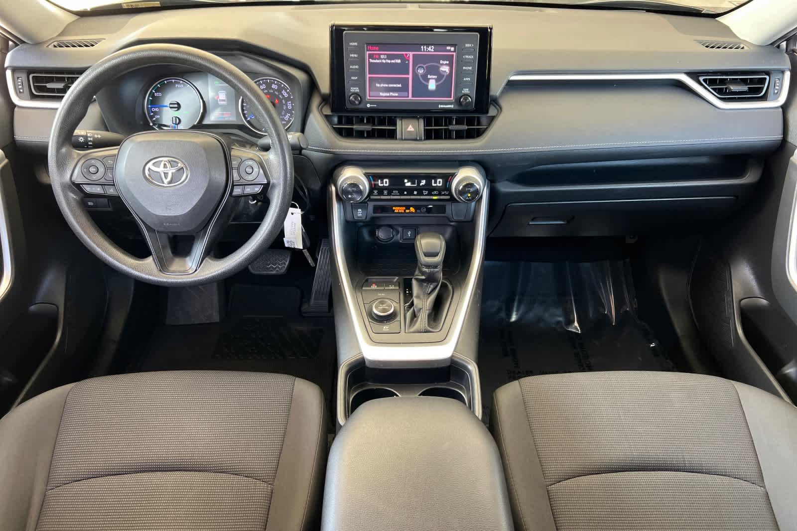 Used 2020 Toyota RAV4 LE AWD/4WD image 3