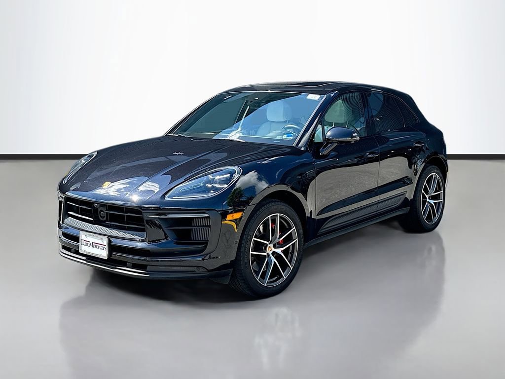 Certified 2023 Porsche Macan S AWD/4WD image 1