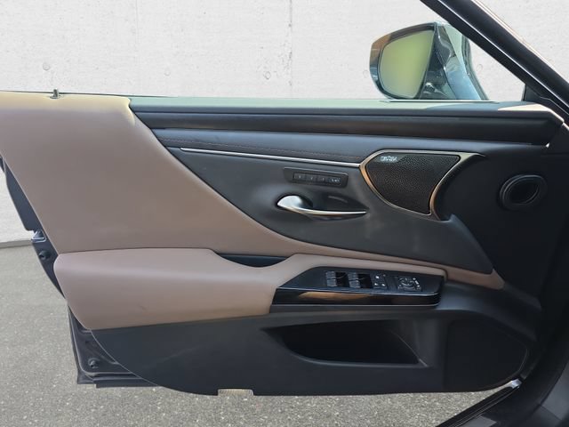 Certified 2025 Lexus ES 300h Ultra Luxury w/ Accessory Package (Z2) FWD image 27