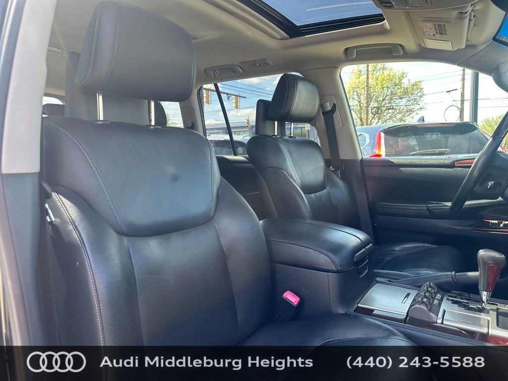 Used 2013 Lexus LX 570 4WD w/ Luxury Pkg w/Pre-crash image 16