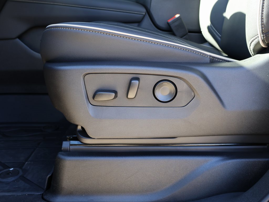 New 2025 Chevrolet Suburban Premier image 15