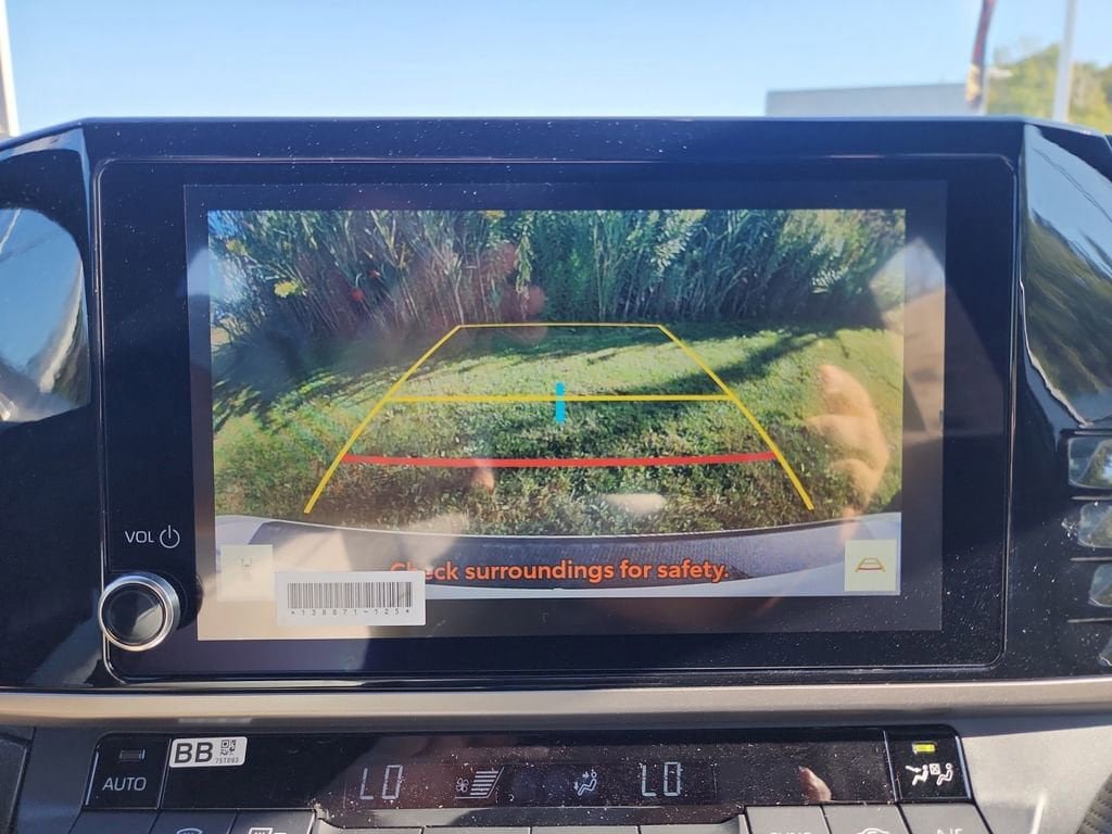 Used 2025 Toyota Camry SE AWD/4WD image 14