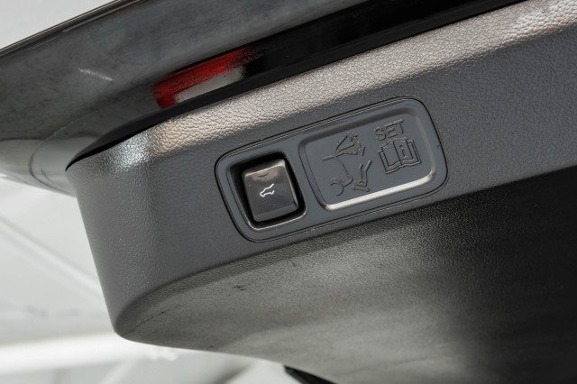 Used 2018 Ford Expedition XLT w/ Equipment Group 202A AWD/4WD image 56