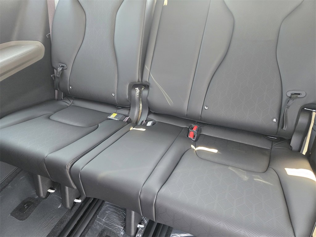 New 2026 Kia Carnival EX image 22