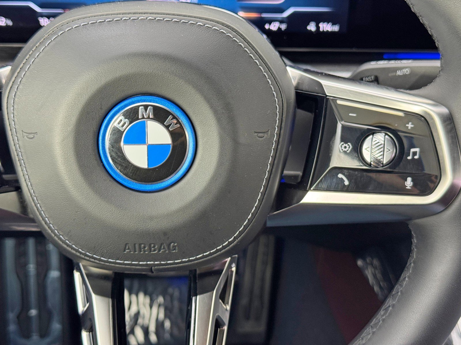 Used 2023 BMW i7 xDrive60 w/ Executive Package 2 AWD/4WD image 23