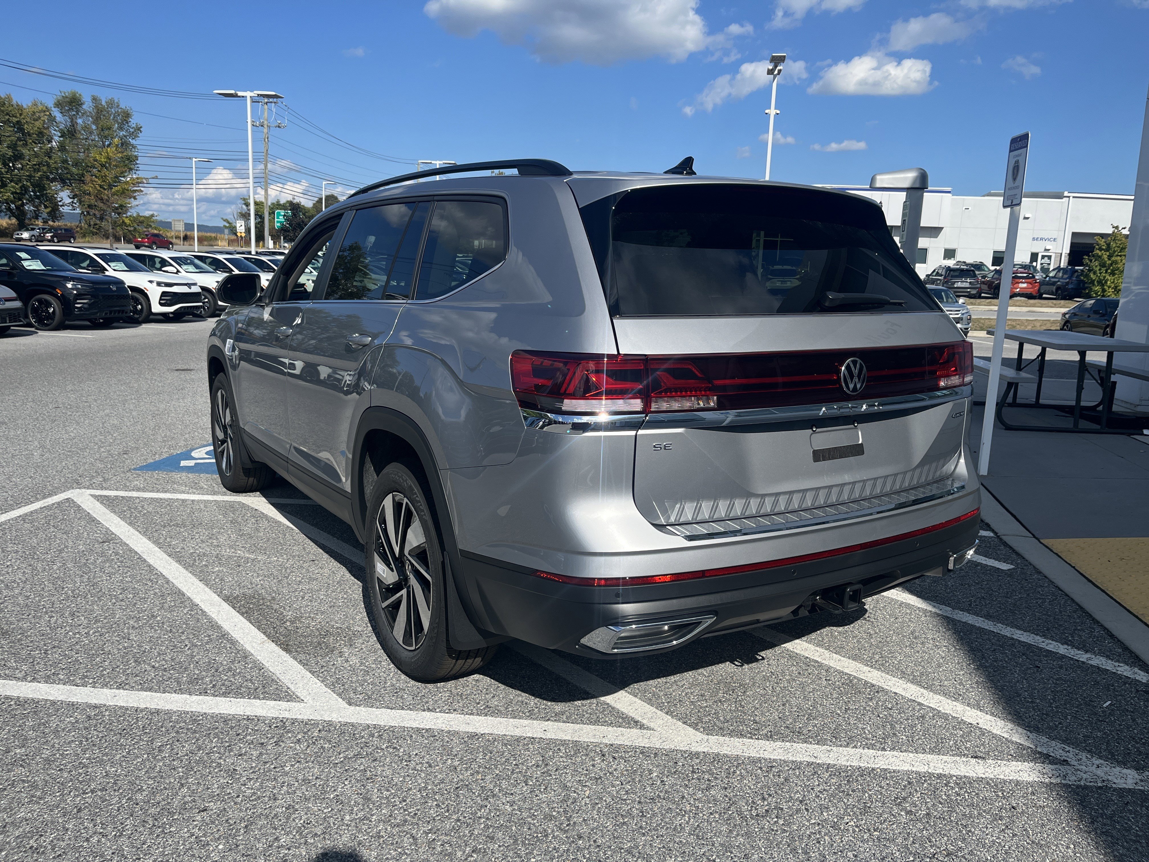 New 2026 Volkswagen Atlas SE image 7
