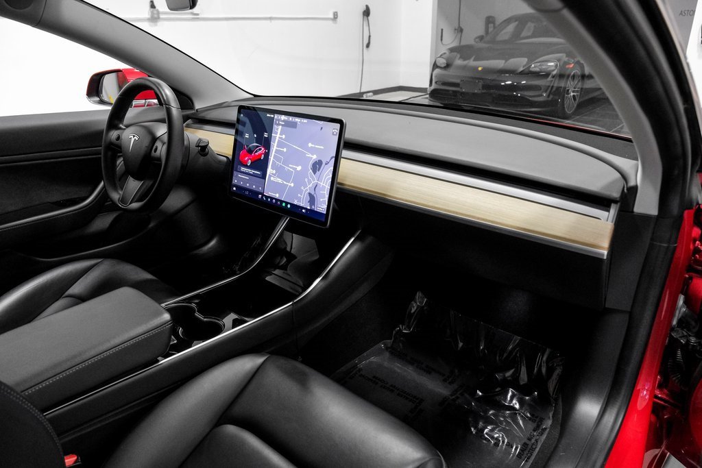 Used 2018 Tesla Model 3 Long Range image 14