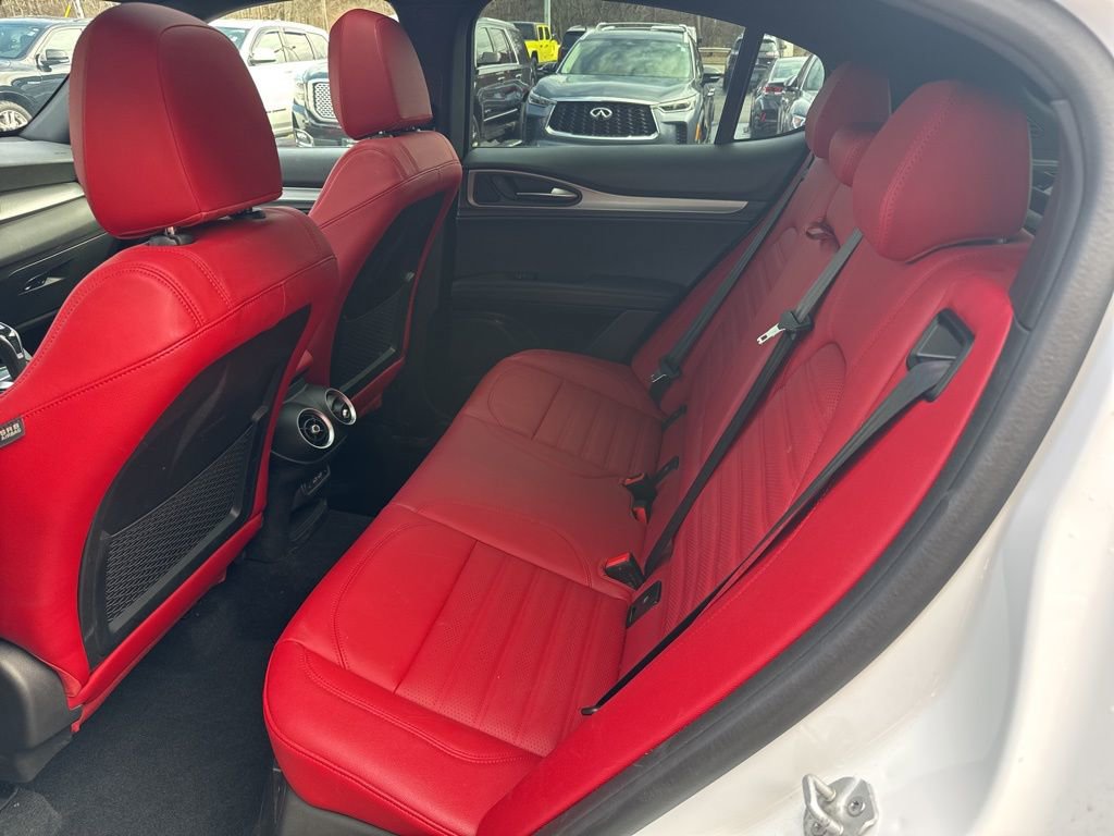 Used 2024 Alfa Romeo Stelvio Veloce image 47