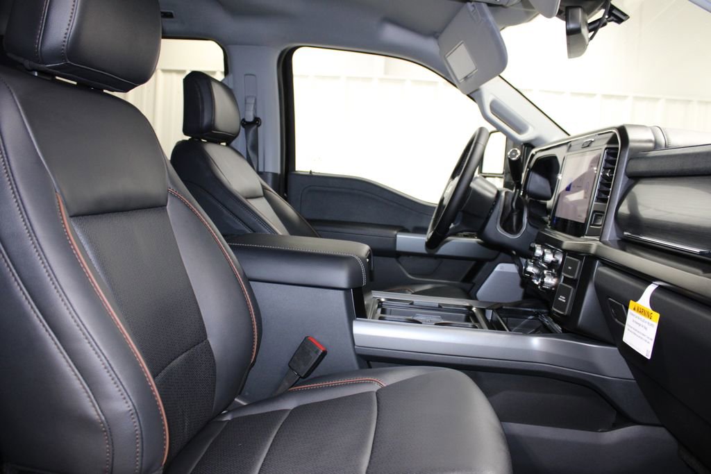 New 2026 Ford F250 Lariat w/ Black Appearance Package image 37