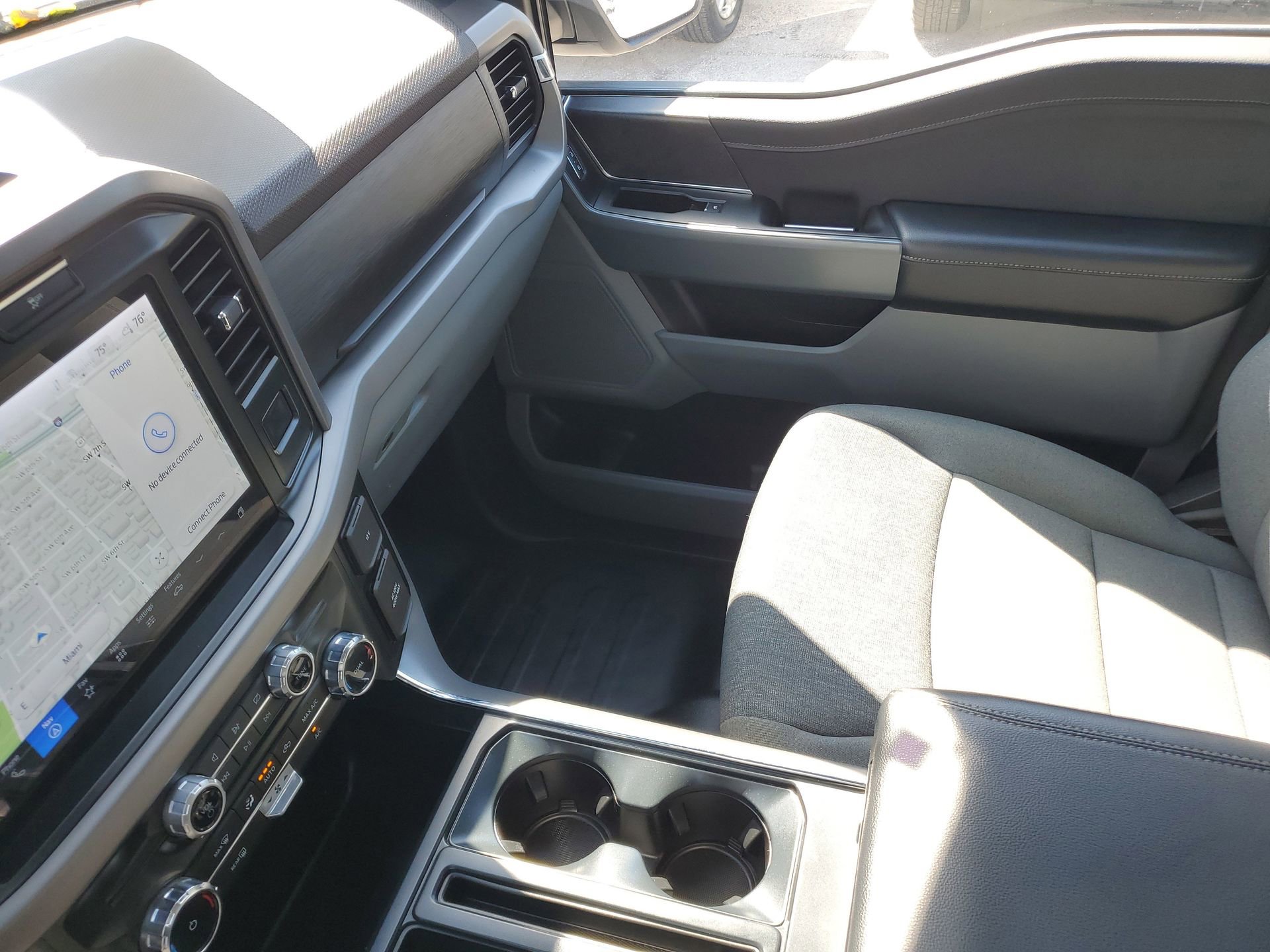 Used 2024 Ford F150 XLT w/ Mobile Office Package image 25