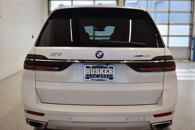 Used 2024 BMW X7 xDrive40i AWD/4WD image 11