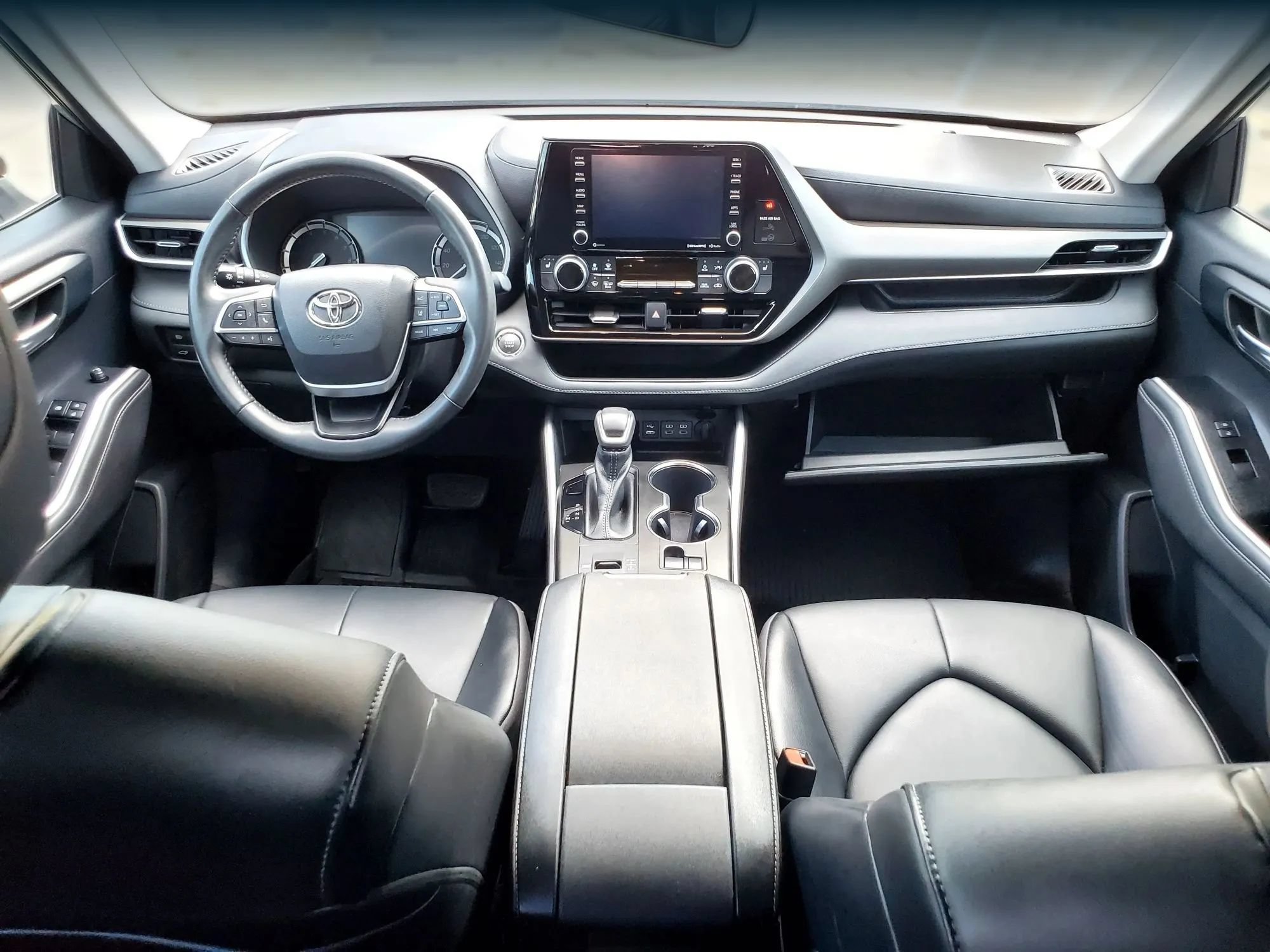 Used 2022 Toyota Highlander XLE FWD image 50