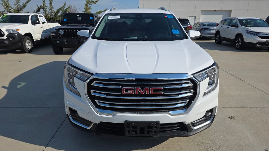 Used 2024 GMC Terrain SLT image 8