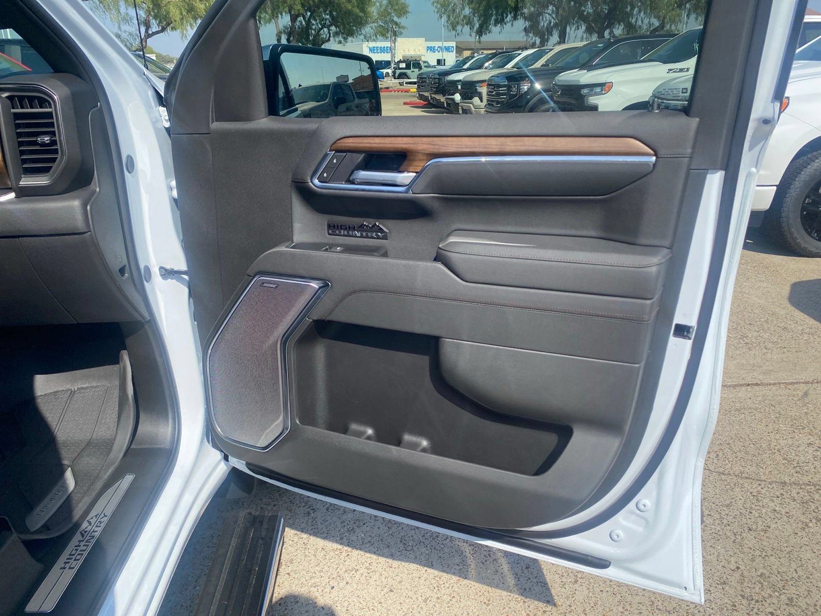 New 2026 Chevrolet Silverado 1500 High Country w/ High Country Premium Package AWD/4WD image 9