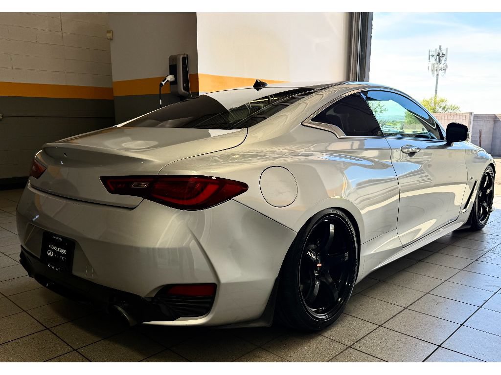 Used 2018 INFINITI Q60 3.0t Luxe RWD image 4