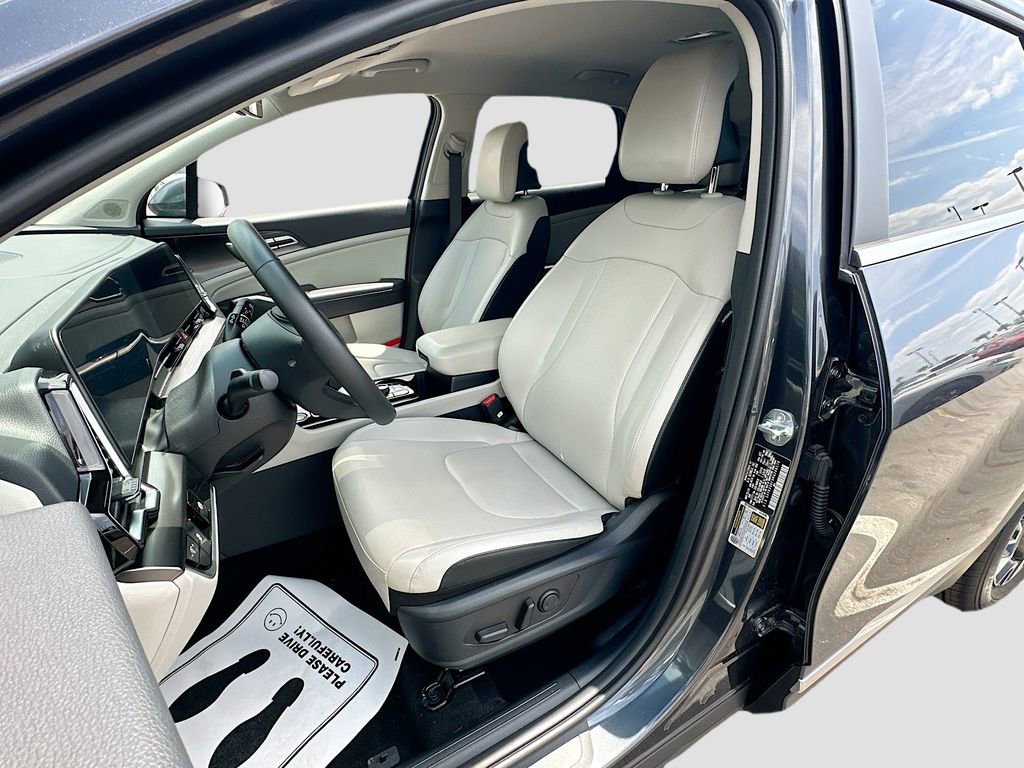 Certified 2024 Kia Sportage EX image 21
