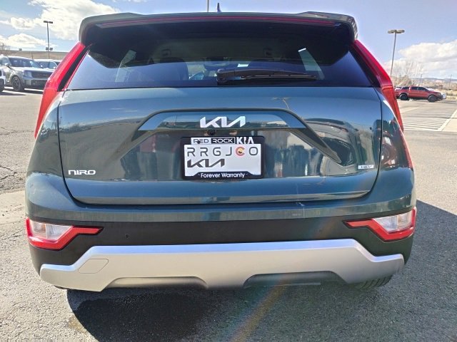 Used 2024 Kia Niro EX image 11
