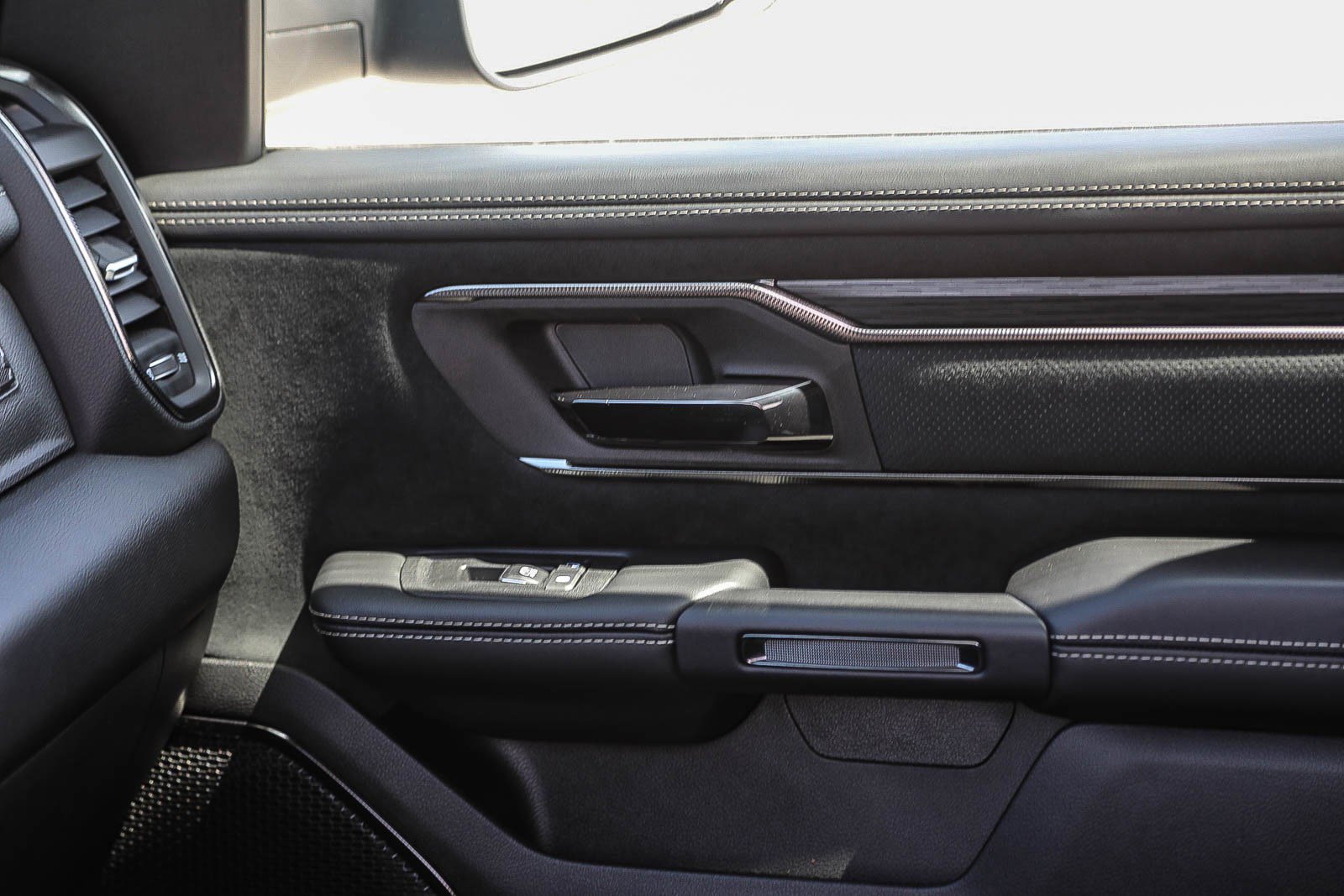 Used 2025 RAM 1500 RHO image 21