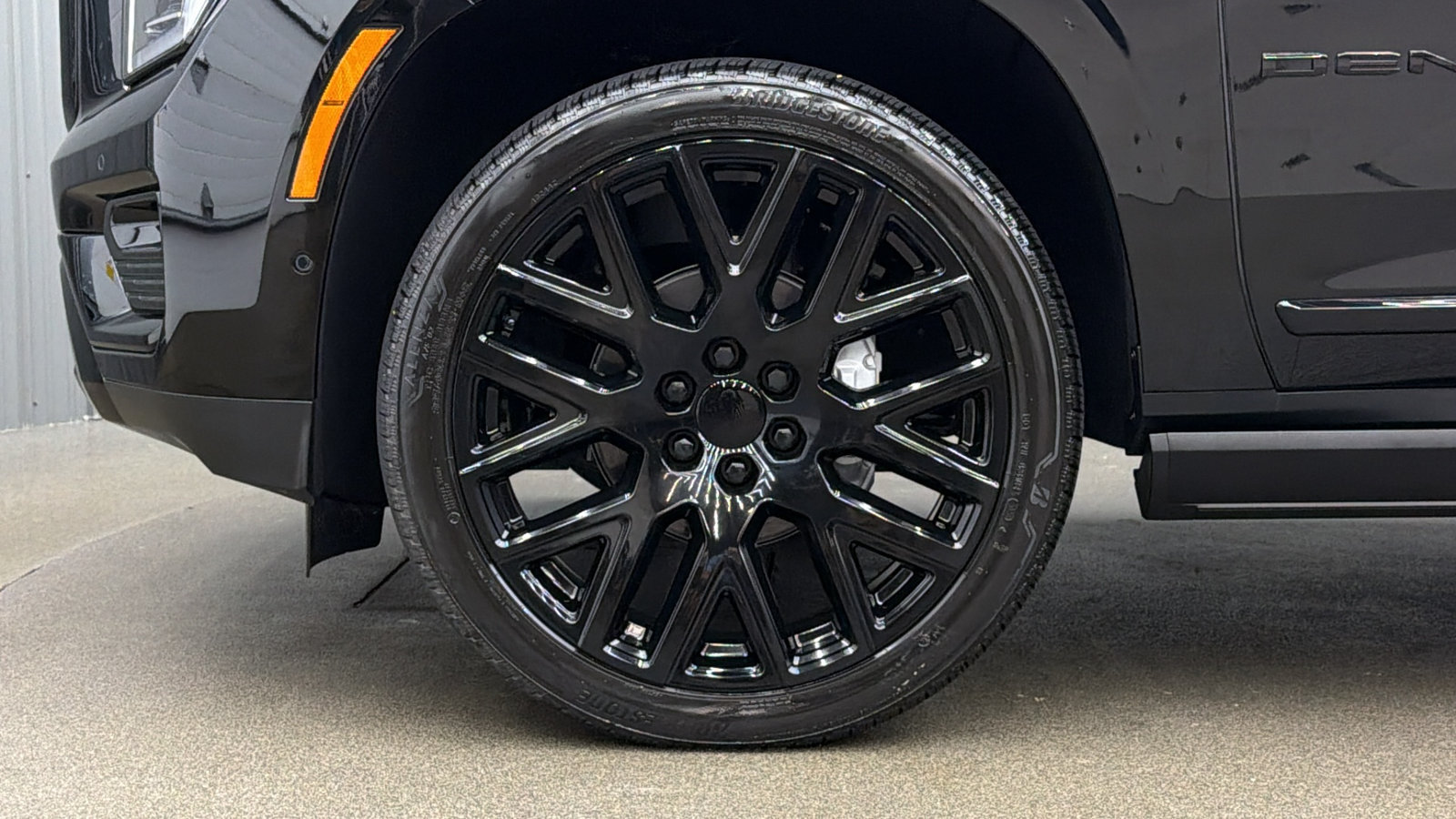 Used 2026 GMC Yukon XL Denali Ultimate w/ LPO, Floor Liner Package AWD/4WD image 12