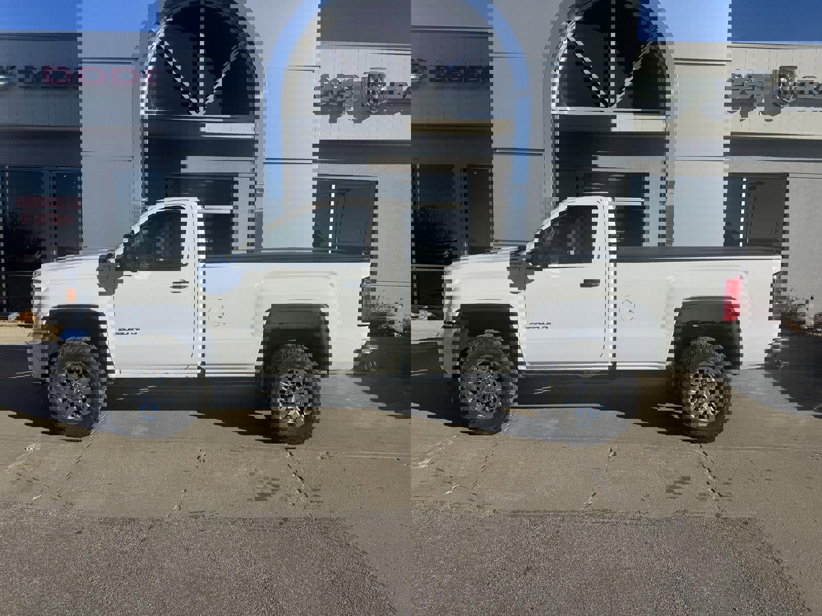 Used 2016 GMC Sierra 2500 4x4 Regular Cab image 1