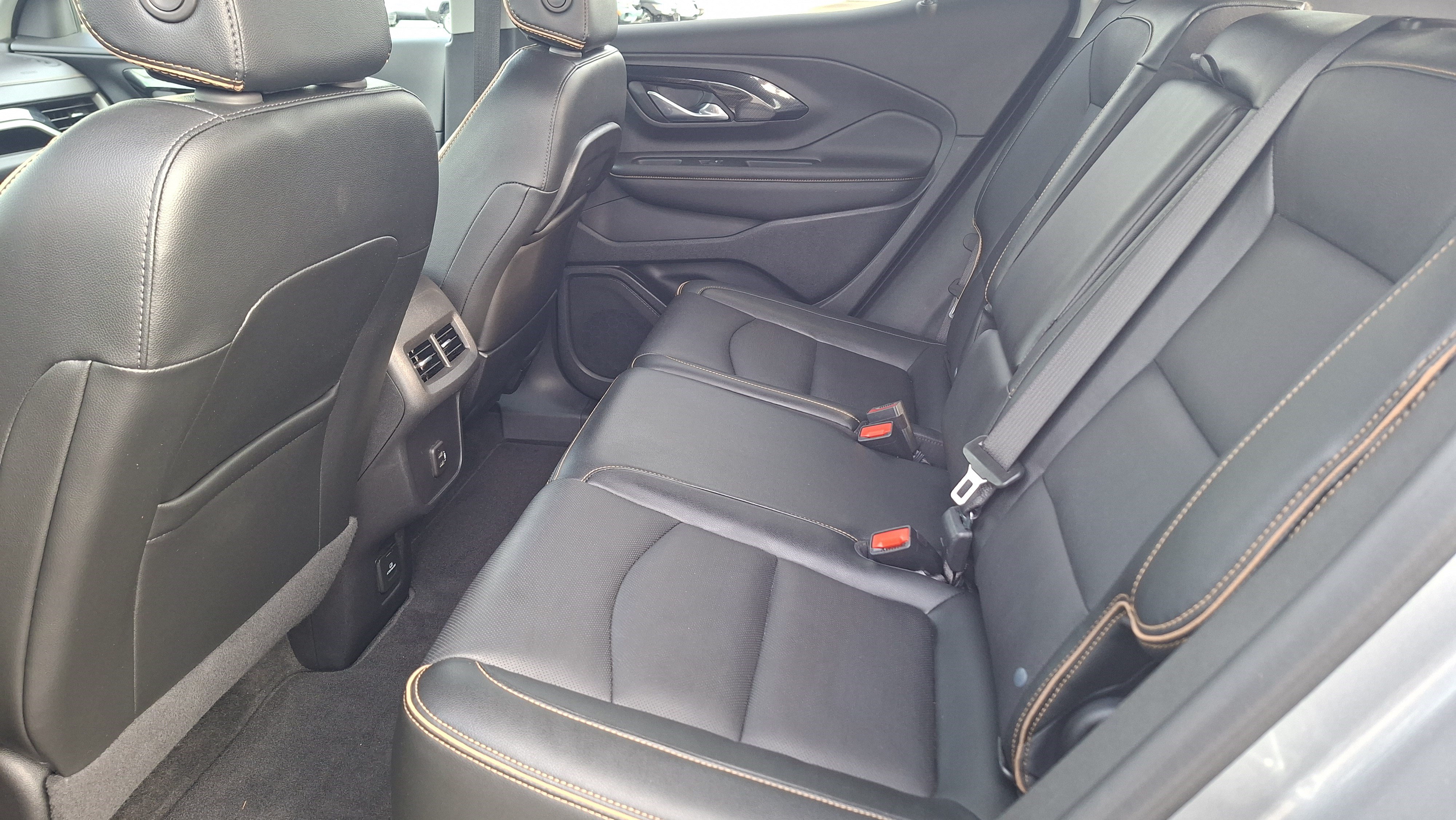 Used 2023 GMC Terrain AT4 AWD/4WD image 19