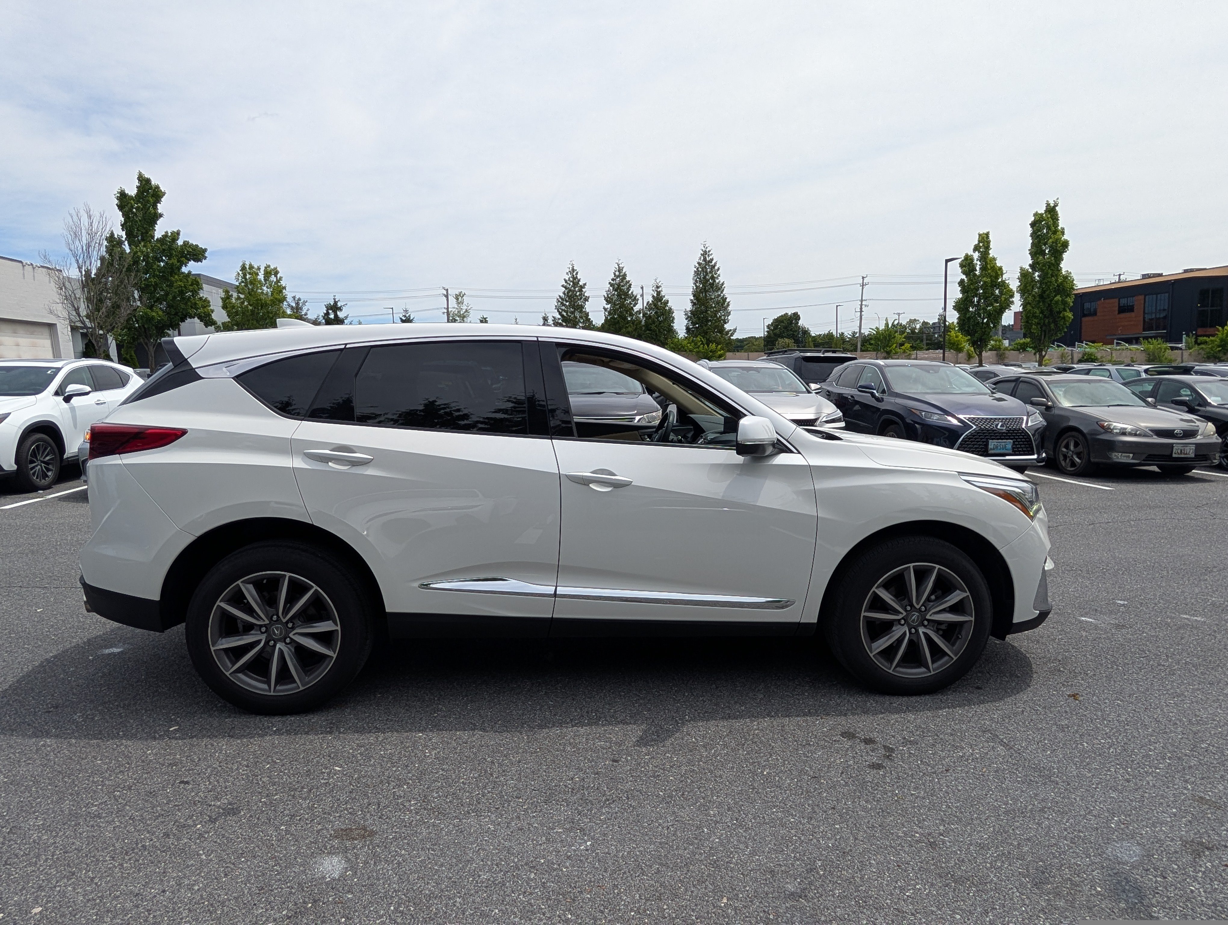 Used 2020 Acura RDX AWD w/ Technology Package image 2