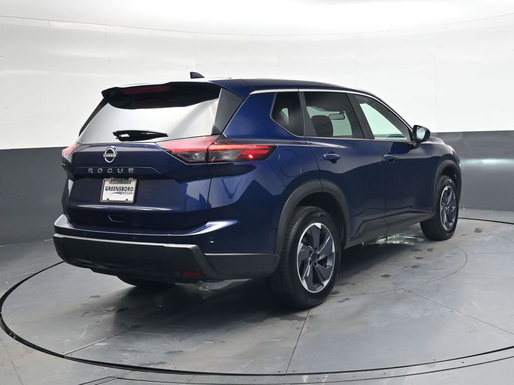 Used 2025 Nissan Rogue SV image 4