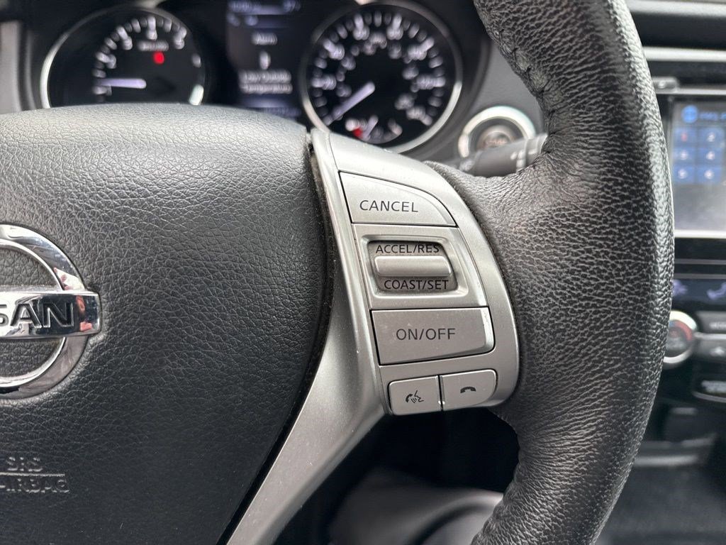 Used 2015 Nissan Rogue SL w/ SL Premium Package image 14