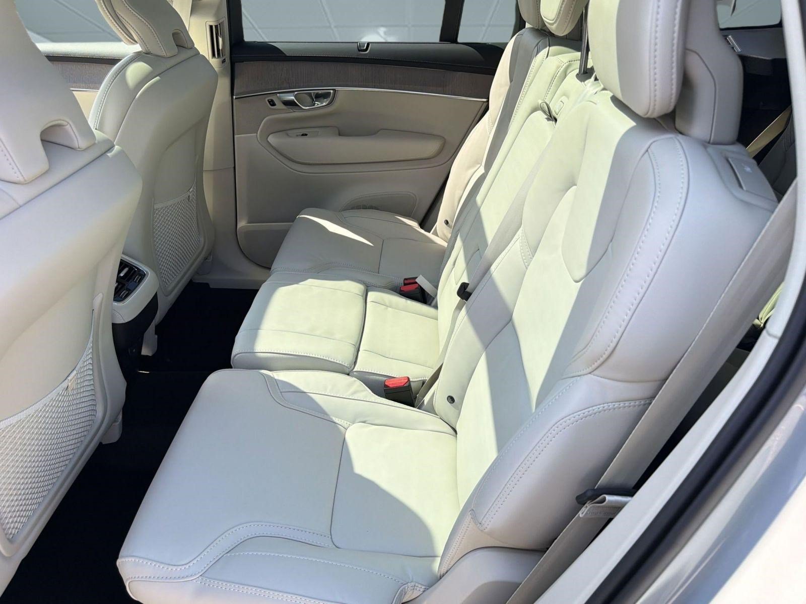 New 2026 Volvo XC90 B6 Ultra w/ Protection Package AWD/4WD image 14
