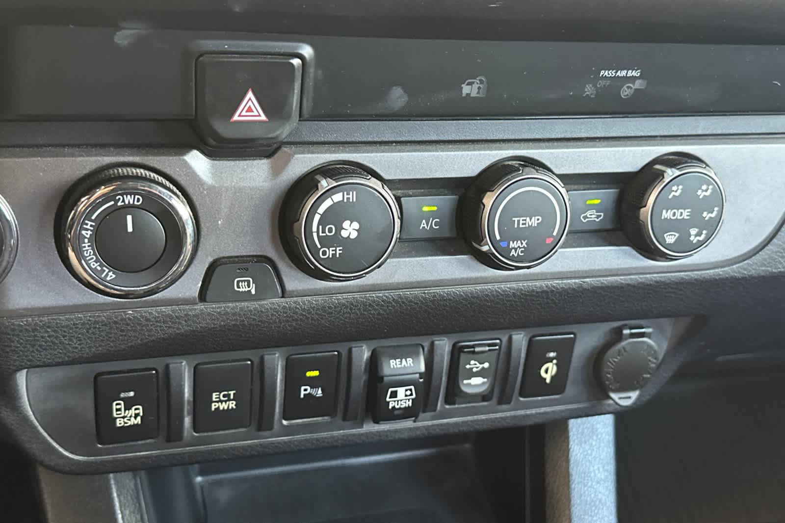 Used 2019 Toyota Tacoma TRD Sport w/ Technology Package AWD/4WD image 20