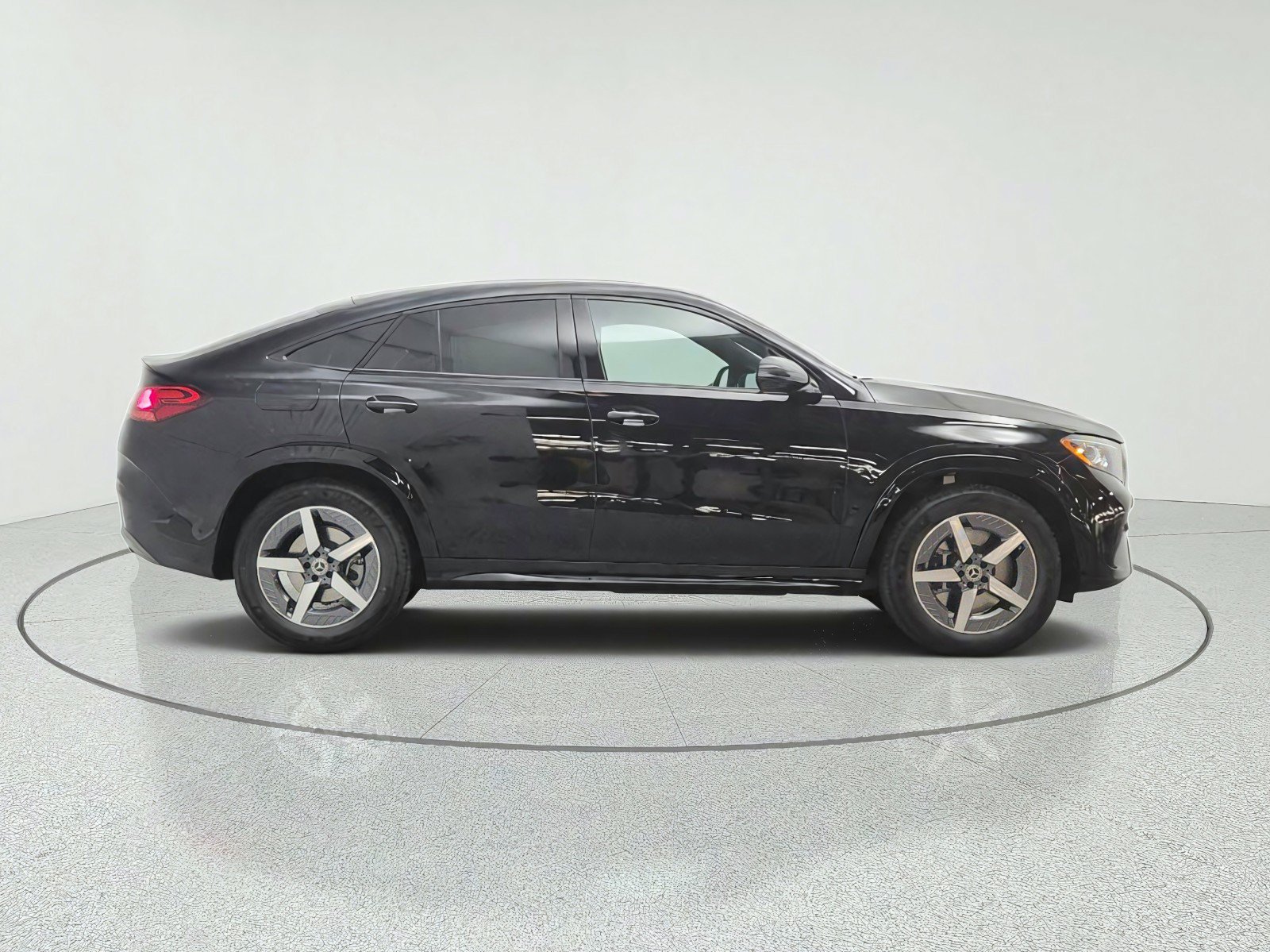 New 2027 Mercedes-Benz GLE 450 4MATIC Coupe image 4