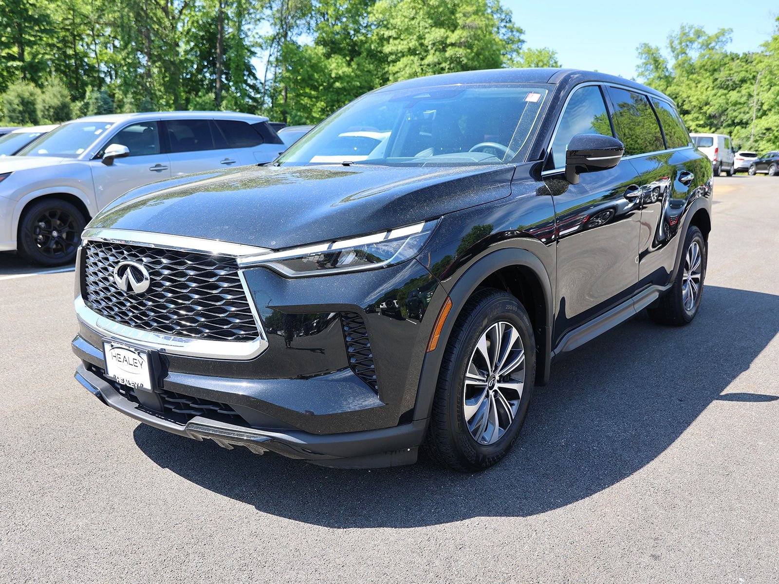 Used 2023 INFINITI QX60 Pure AWD/4WD image 3