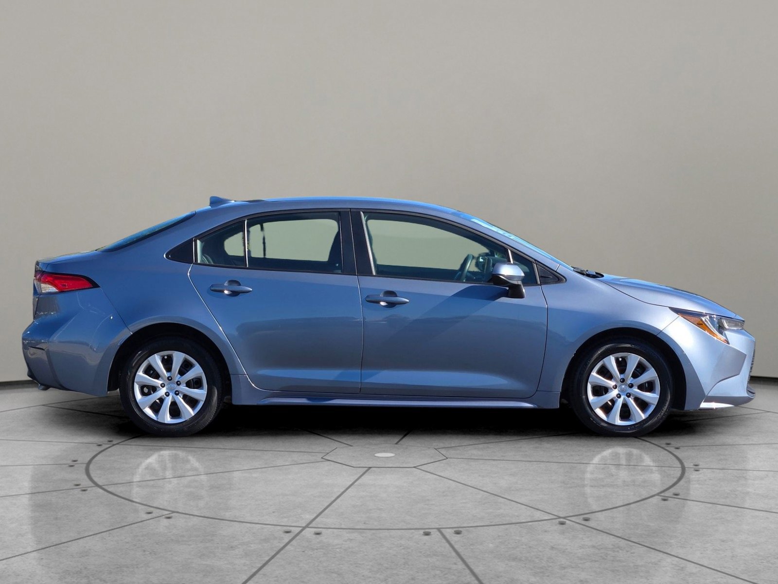 Used 2024 Toyota Corolla LE image 3