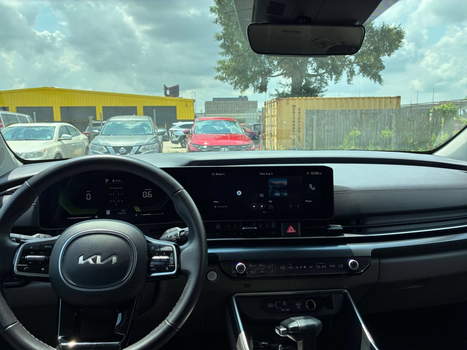 Used 2026 Kia Carnival FWD image 27