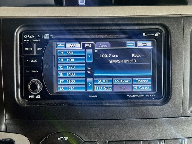 Used 2014 Toyota Sienna LE FWD image 15