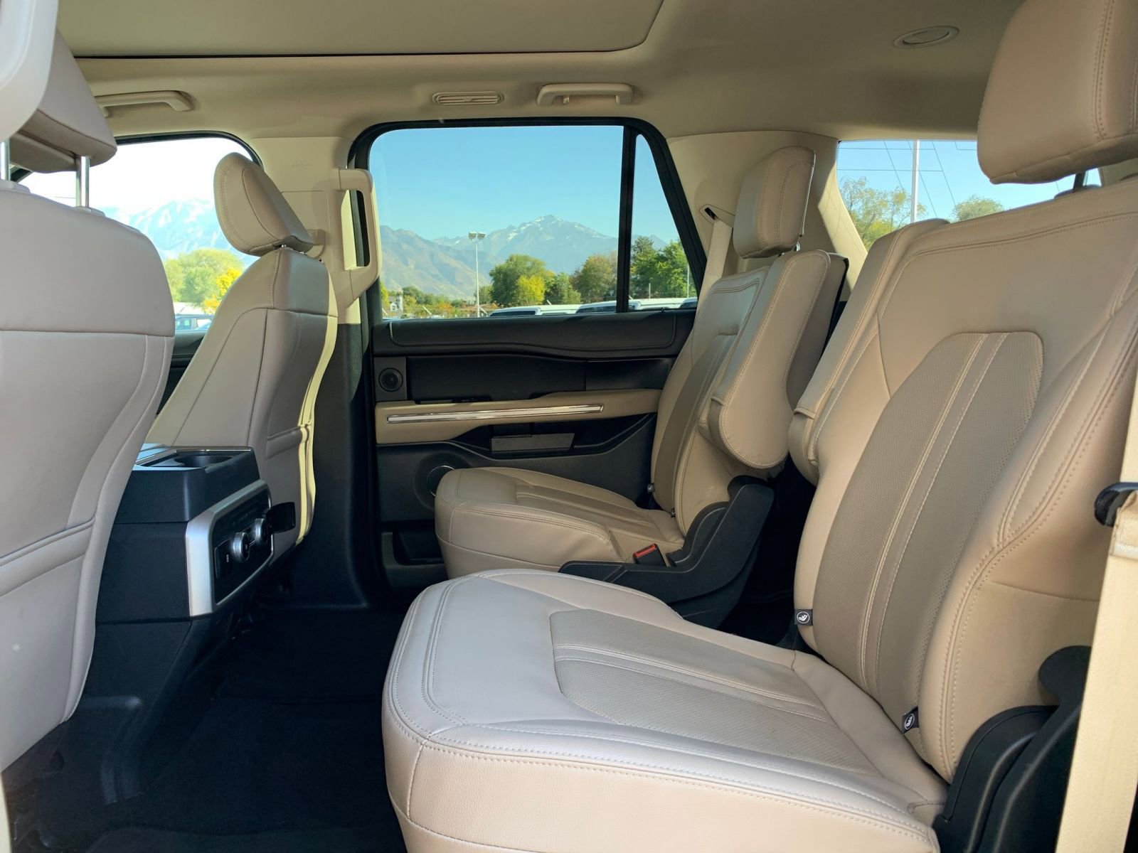 Used 2024 Ford Expedition Limited AWD/4WD image 25