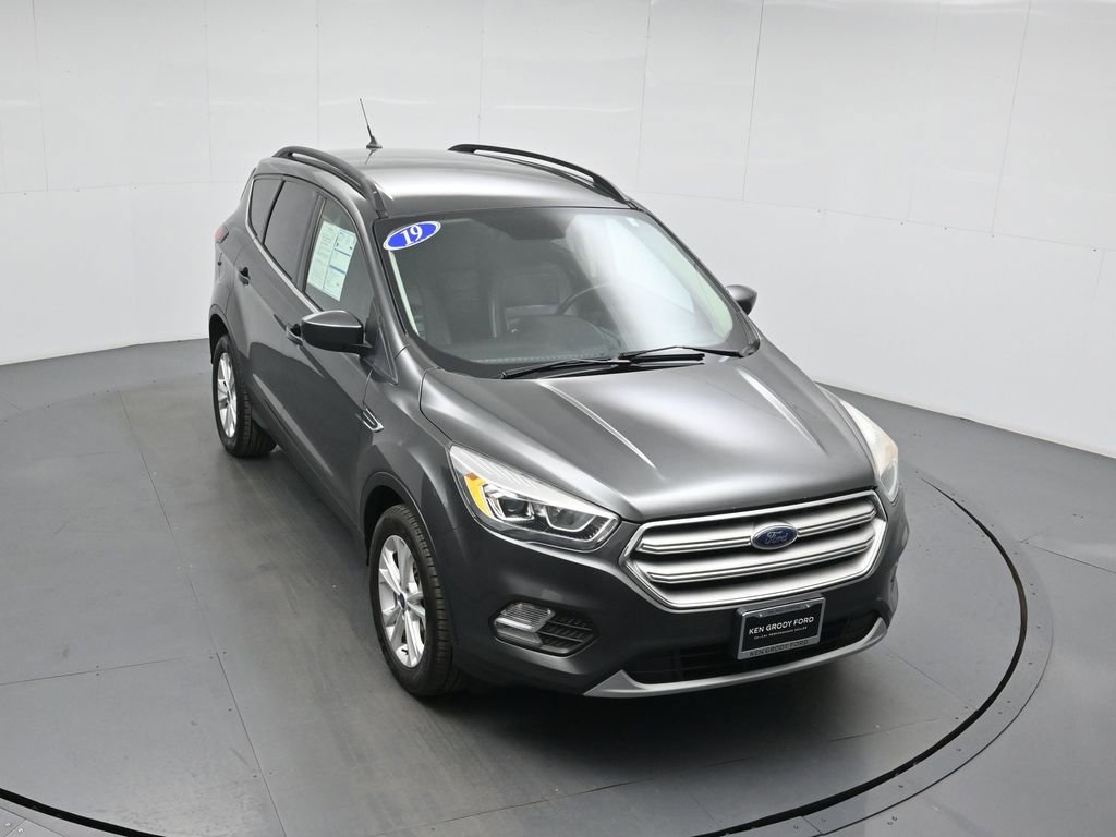 Certified 2019 Ford Escape SEL image 34