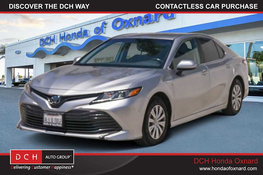 Used 2019 Toyota Camry LE FWD image 1