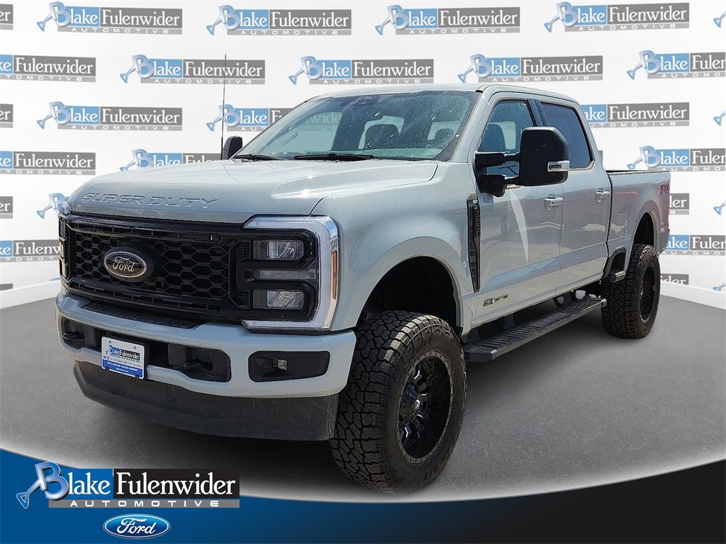 New 2025 Ford F250 XLT w/ Black Appearance Package